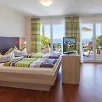 Sonnenhof Pensión 4*