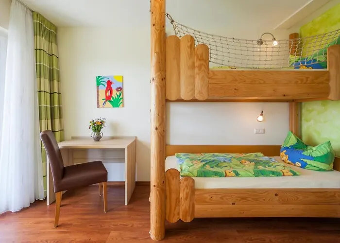 Sonnenhof בית הארחה הגנאו