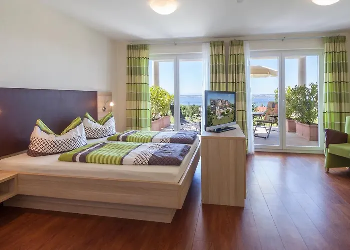 Sonnenhof בית הארחה 4*